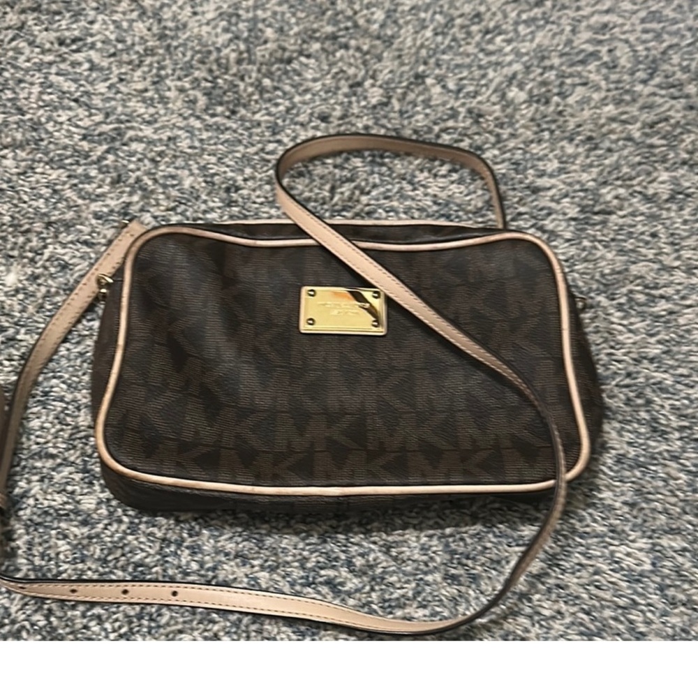 Michaels Kor's crossbody